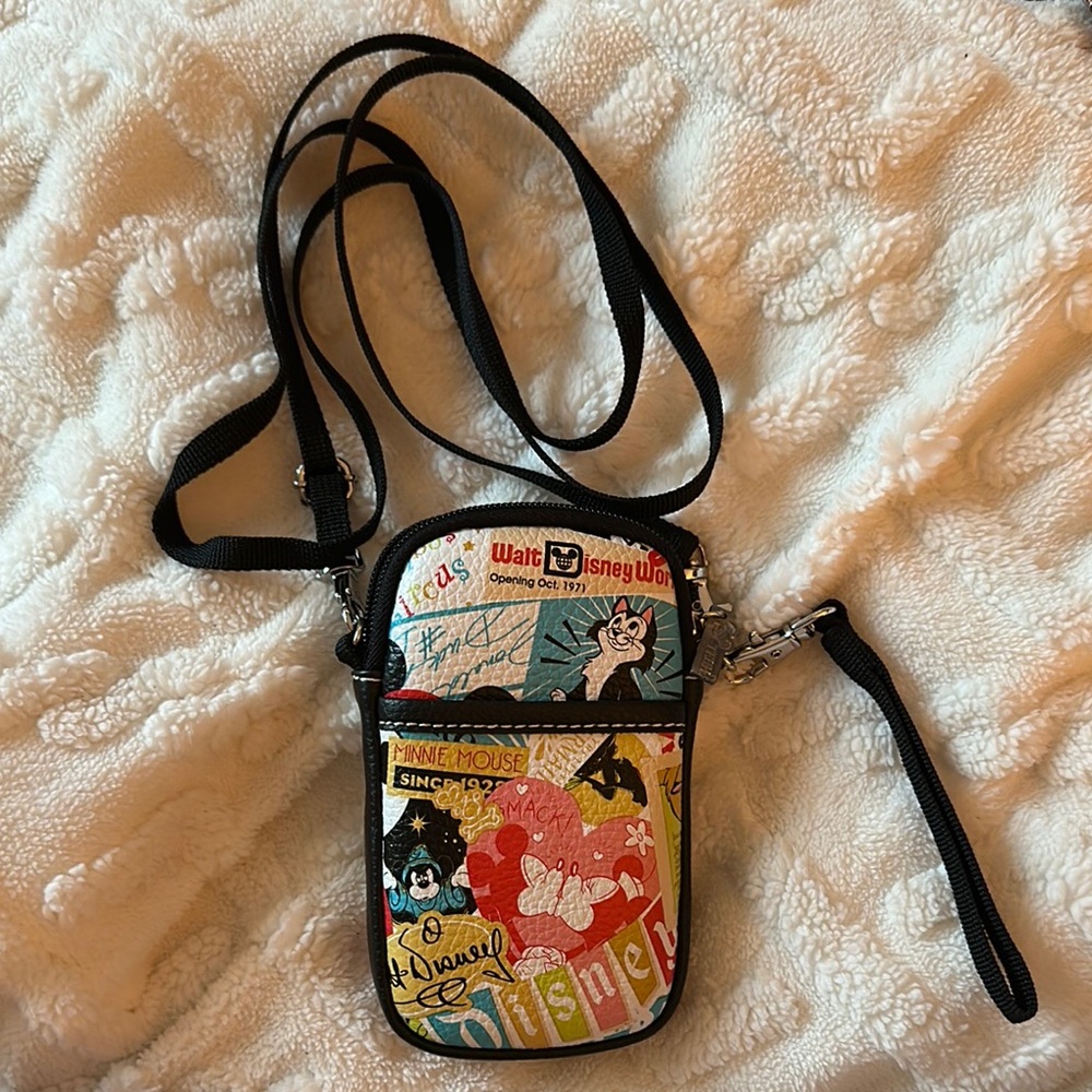 Disney Parks D-Tech Classic Disney World Phone Crossbody Padded Case Bag W/Strap